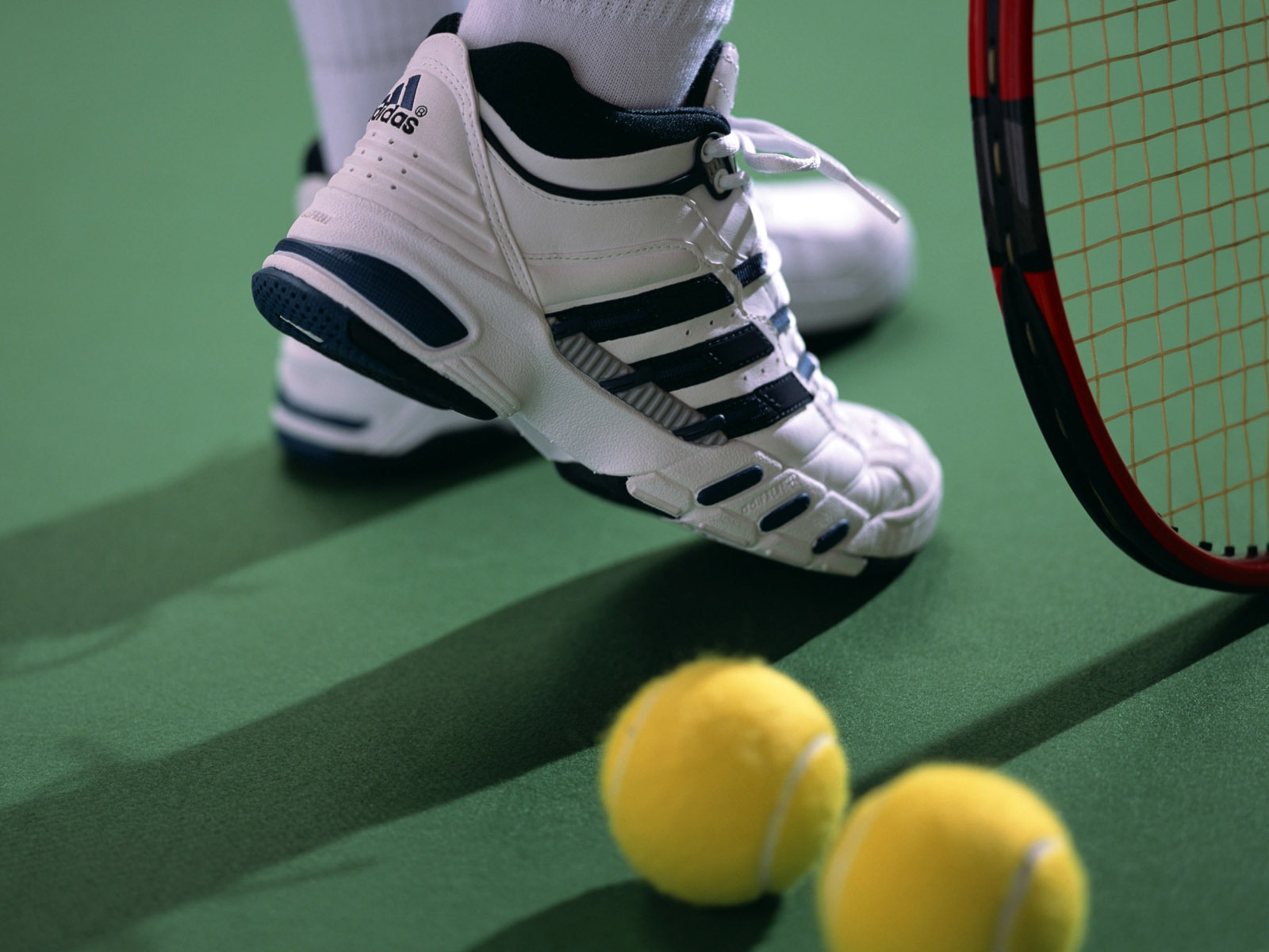 کفش ورزشی مناسب تنیس